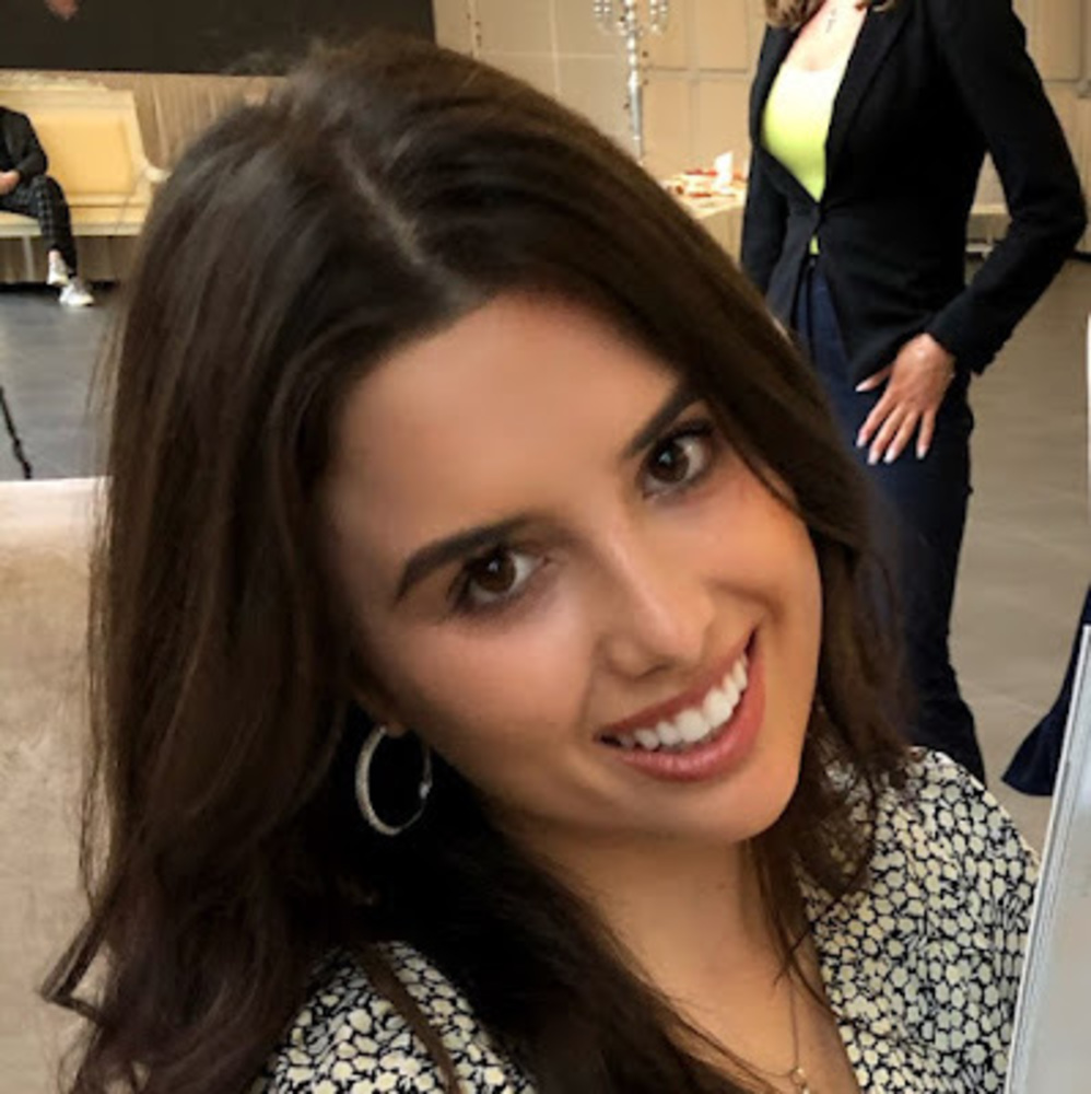Meet your Posher, Kamelia